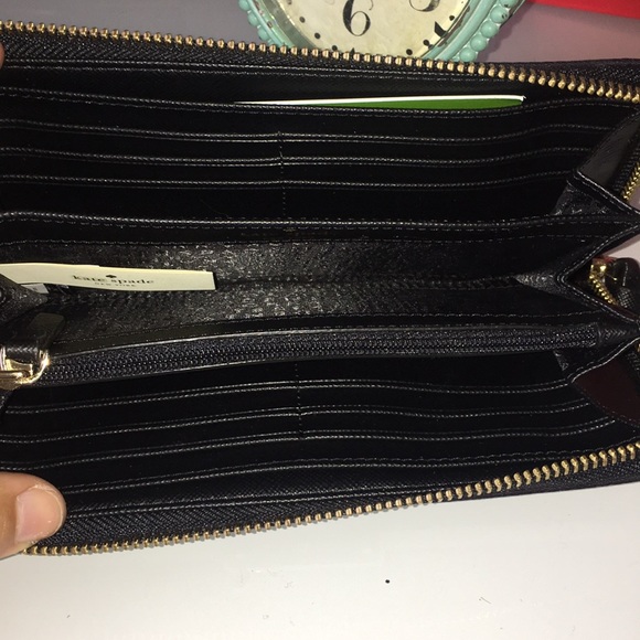Moving sale! Kate Spade ♠️ neda wallet - Picture 6 of 8
